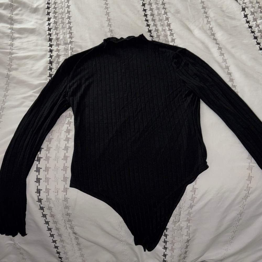 SHEIN Black Ribbed Turtleneck Bodysuit